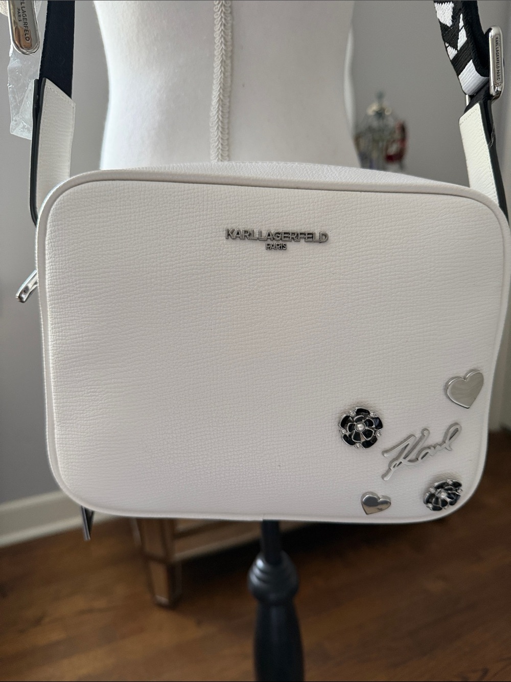 Karl Lagerfeld White Pebbled Crossbody Shoulder Bag w/ Iconic Logo Strap & Pouch - Picture 2 of 13